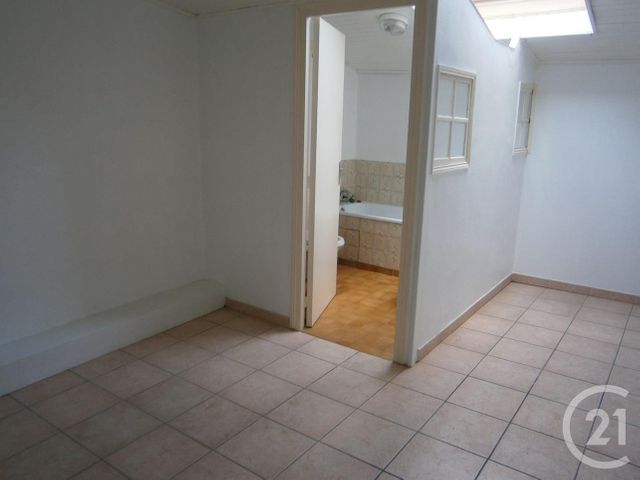 Afficher la photo en grand Appartement F3 à louer - 5 pièces - 62.0 m2 - MIREPOIX - 09 - MIDI-PYRENEES - Century 21 Immo Sud