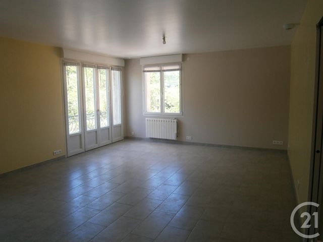 Afficher la photo en grand Appartement F4 à louer - 4 pièces - 87.0 m2 - LAVELANET - 09 - MIDI-PYRENEES - Century 21 Immo Sud