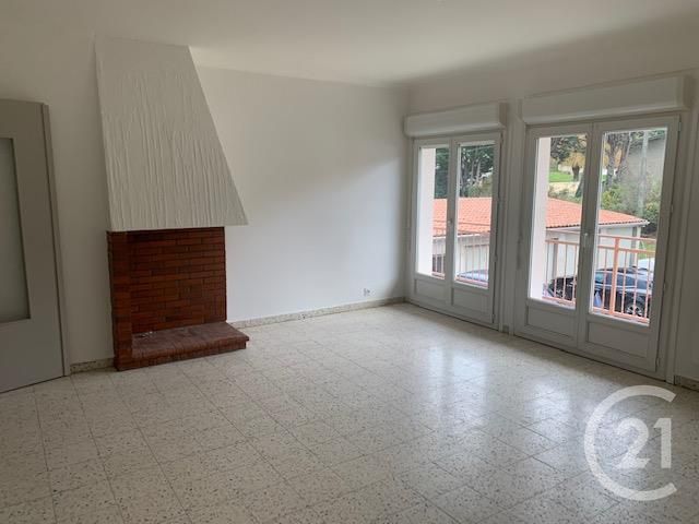 Appartement F5 à louer - 5 pièces - 108.0 m2 - LAROQUE D OLMES - 09 - MIDI-PYRENEES - Century 21 Immo Sud