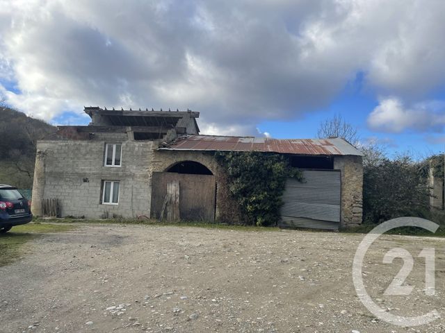  à vendre MONTJARDIN